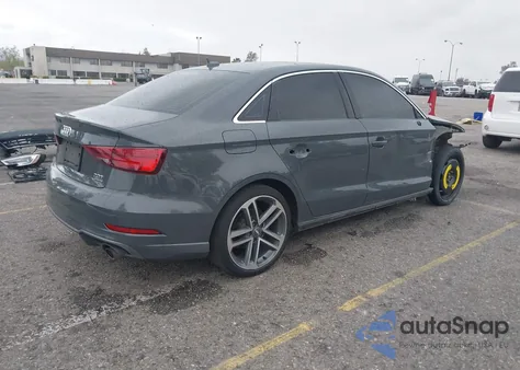 2018 Audi A3 2.0T Premium/2.0T Tech Premium z USA, uszkodzony, nr VIN WAUJ8GFF4J1060180